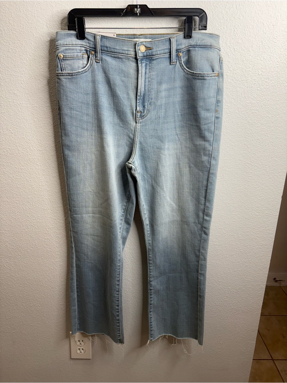 7 For All Mankind Size 32 High Waist Slim Kick Jeans NWT